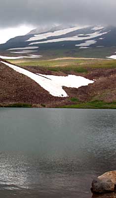 Kari litch, au pied de l'Aragats Kari litch, au pied de l'Aragats