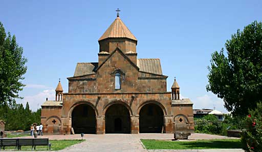 Edjmiadzin, église Sainte Gayané