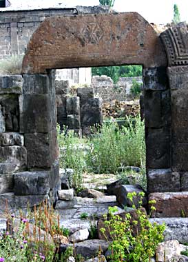 Eghvard, ruines de l'ancienne basilique