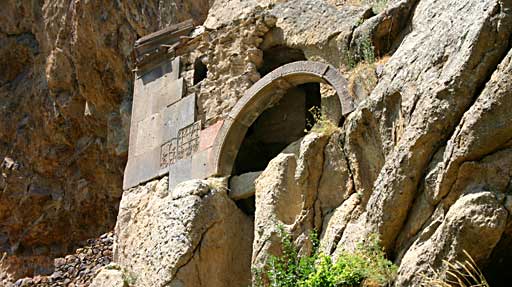 Geghard, chapelle de la Mère de Dieu Geghard, chapelle de la Mère de Dieu