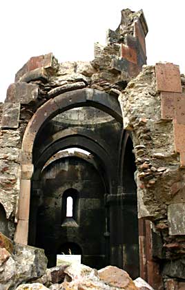 Maralik, ruines du monastère des Saints-Apôtres