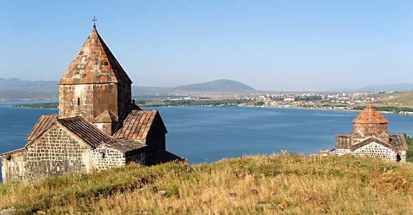Sevan, les deux églises Sevan, les deux églises