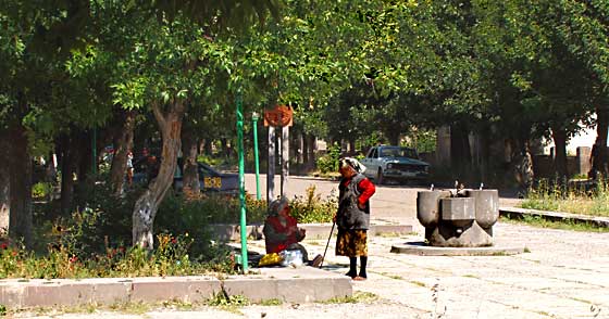 Sisian, dans la rue, avant midi