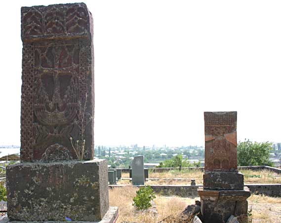 Cimetière d'Eghvard, sur les hauteurs de la ville