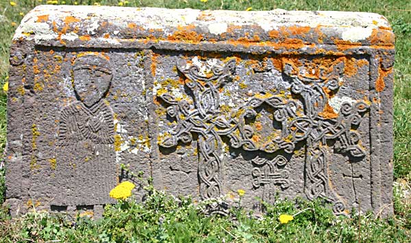 Au cimetière de Noradouz