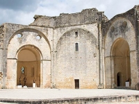 Ce qui reste de l'abbatiale de Trizay