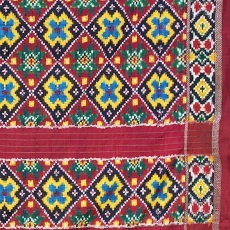 Détail d'un patola, sari de soie en ikat double